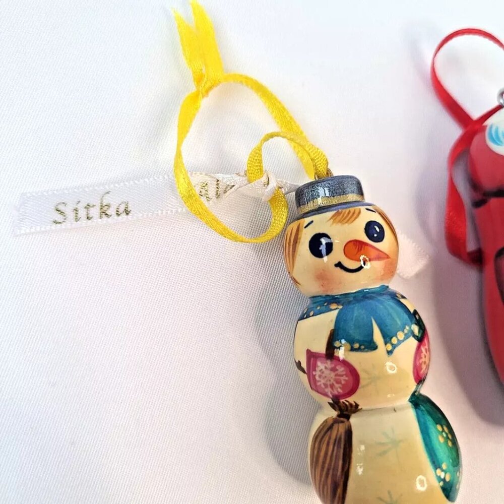 Sitka Alaska Christmas Ornament Lot Lacquered Wood Hand Painted Folk Art Vintage - Picture 4 of 7